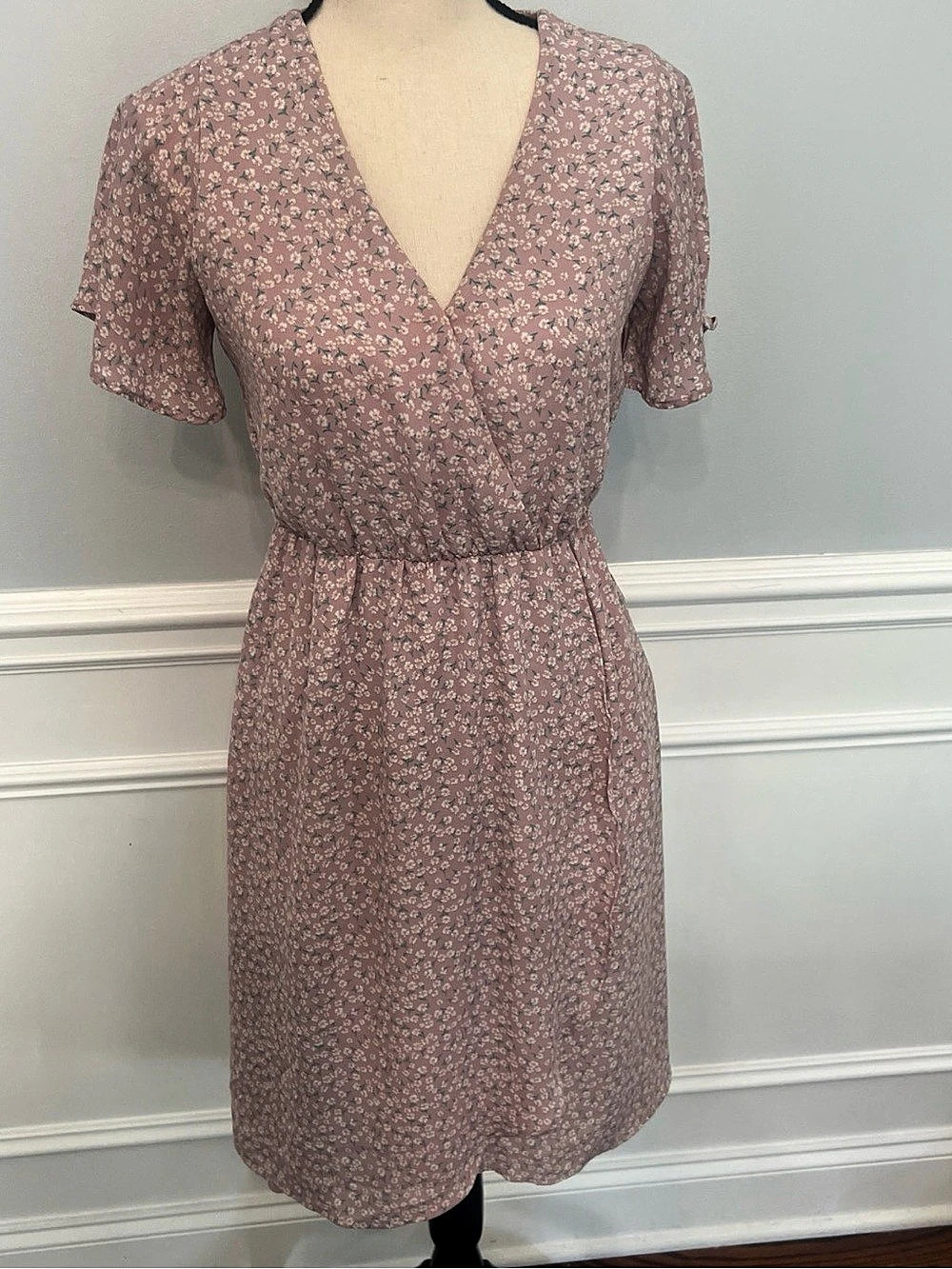 Sienna Sky Knee Length Flutter Sleeve Micro Pink Floral Dress S
